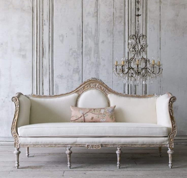 Luxury Classic Living Room Set