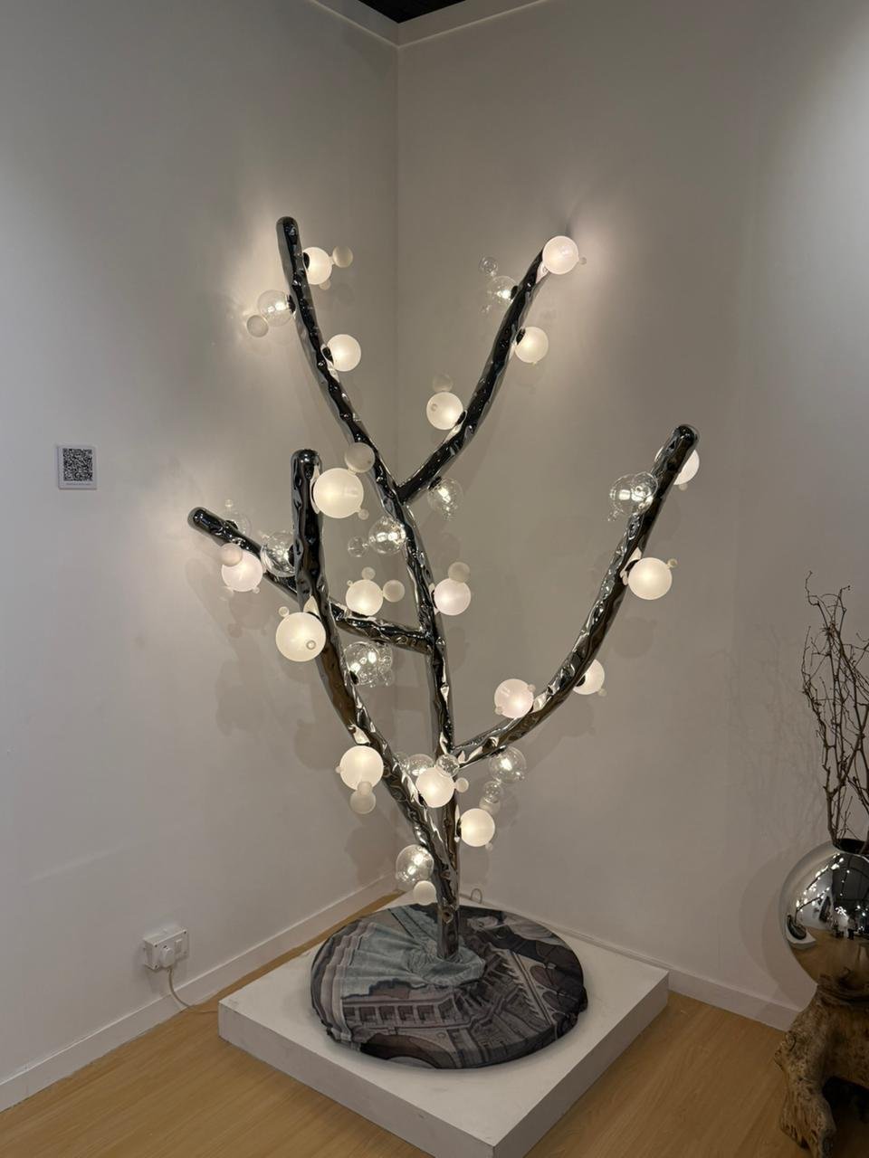 Luma branch floor lamp designer tree floor lamp India modern floor lamp with glass globes lighting luxury floor lamp for living room India decorative tree floor lamp with ambient lighting designer floor lamp with metallic finish and glass spheres contemporary floor standing lamp for modern interiors ambient lighting floor lamp for lounge and studio premium floor lamp for hotel lobby and reception artistic floor lamp for luxury home décor India multi globe floor lamp with warm diffused glow